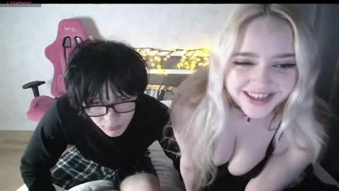 Snapshot of scallymilana chatting on May 5, 3:53 pm scallymilana online show from May 5, 3:53 pm