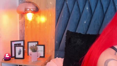 Snapshot of scarleett_jones chatting on February 8, 3:30 am scarleett jones online show from February 8, 3:30 am