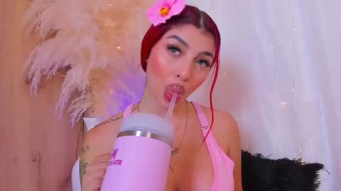 Snapshot of scarleett_jones chatting on October 11, 11:14 pm scarleett jones online show from October 11, 11:14 pm