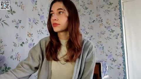 Snapshot of scarlet1flowers chatting on September 30, 8:19 am Kira online show from September 30, 8:19 am