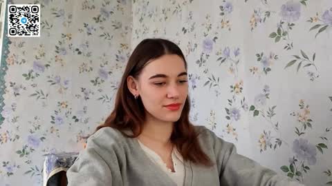 Snapshot of scarlet1flowers chatting on October 11, 9:08 am Kira online show from October 11, 9:08 am