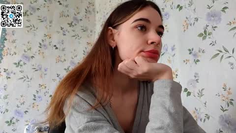 Snapshot of scarlet1flowers chatting on October 15, 8:58 am Kira online show from October 15, 8:58 am