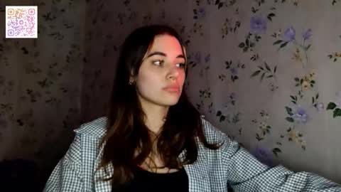 Snapshot of scarlet1flowers chatting on November 9, 7:56 pm Kira online show from November 9, 7:56 pm