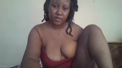 scarlet_25142359 online show from October 19, 11:33 am
