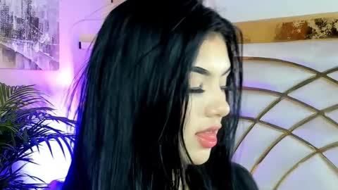 Snapshot of scarlet__hill chatting on January 24, 4:37 am scarlet hill online show from January 24, 4:37 am