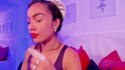 Scarlet online show from April 17, 4:43 pm