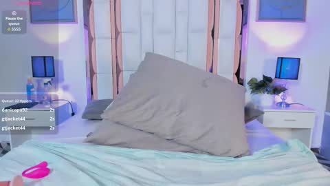 Snapshot of scarlet_dh chatting on November 27, 8:38 am Claudia online show from November 27, 8:38 am