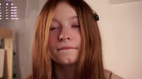 Snapshot of scarlet_fever10 chatting on October 20, 12:16 pm scarlet_fever10 online show from October 20, 12:16 pm