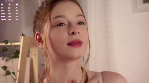 Snapshot of scarlet_fever10 chatting on November 14, 1:32 pm scarlet_fever10 online show from November 14, 1:32 pm