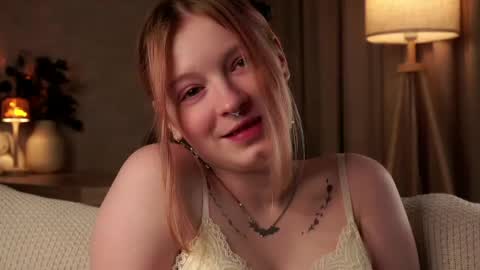 Snapshot of scarlet_fever10 chatting on June 7, 1:26 pm scarlet_fever10 online show from June 7, 1:26 pm