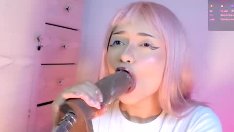 scarlet_gold online show from April 10, 1:22 am