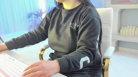 Snapshot of scarlet_miller_1 chatting on November 12, 11:43 am Celeste online show from November 12, 11:43 am