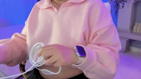 Snapshot of scarlet_miller_1 chatting on November 26, 12:17 pm Celeste online show from November 26, 12:17 pm