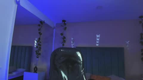 Scarlet online show from April 15, 8:31 pm