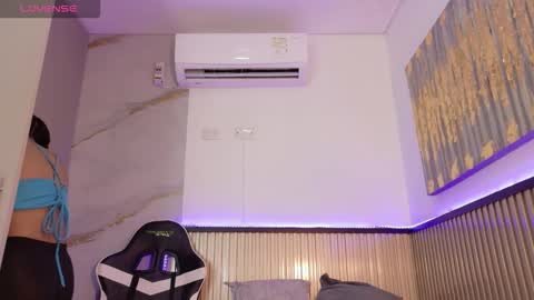 scarlet_vixen_ online show from February 3, 1:27 pm