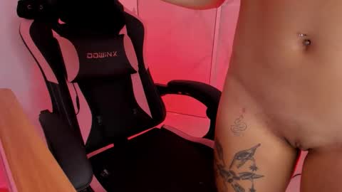 Scarlet online show from April 18, 4:55 pm