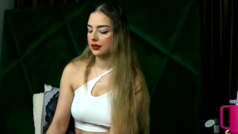 Scarlet online show from February 11, 12:15 am