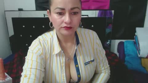 scarletglow1 online show from December 5, 8:00 pm