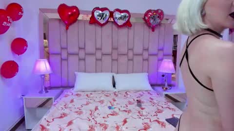 Scarlet online show from February 4, 9:31 pm