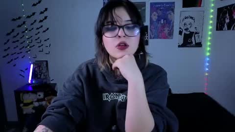 Snapshot of scarleth_shadow1 chatting on May 30, 3:03 am Scarleth Independent model online show from May 30, 3:03 am
