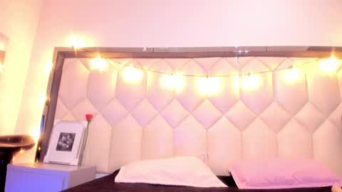 scarlethbigbug online show from February 19, 12:12 pm