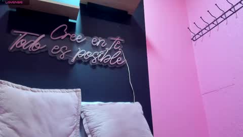 Snapshot of scarlethfoxx_ chatting on April 15, 7:58 pm scarlethfoxx_ online show from April 15, 7:58 pm