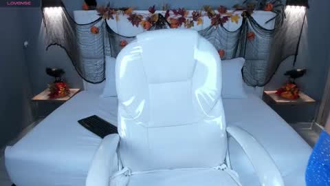 Scarlet online show from October 26, 4:07 am