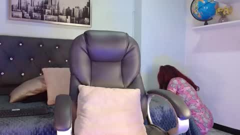 Snapshot of scarlett6_ chatting on October 8, 11:19 am Scarlett online show from October 8, 11:19 am