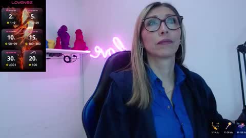 Snapshot of scarlett_079 chatting on January 18, 12:09 pm Scarlett online show from January 18, 12:09 pm