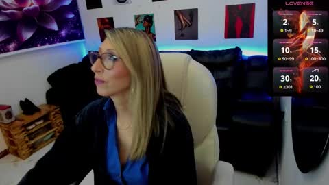 Snapshot of scarlett_079 chatting on February 8, 11:46 am Scarlett online show from February 8, 11:46 am