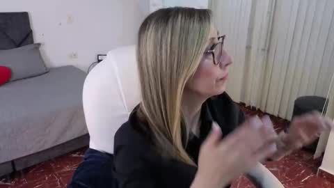 Snapshot of scarlett_079 chatting on February 14, 12:02 pm Scarlett online show from February 14, 12:02 pm