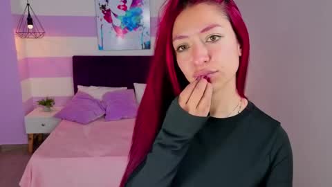 Snapshot of scarlett__bell chatting on April 24, 12:18 pm Scarlett online show from April 24, 12:18 pm