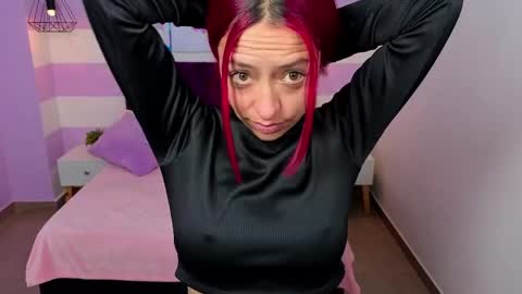 Snapshot of scarlett__bell chatting on May 13, 11:40 am Scarlett online show from May 13, 11:40 am