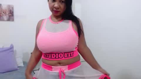 scarlett_adams__ online show from May 11, 12:22 pm