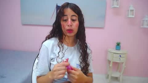 Snapshot of scarlett_clyde chatting on May 4, 1:07 pm Scarlett online show from May 4, 1:07 pm