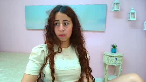 Snapshot of scarlett_clyde chatting on May 25, 12:33 pm Scarlett online show from May 25, 12:33 pm