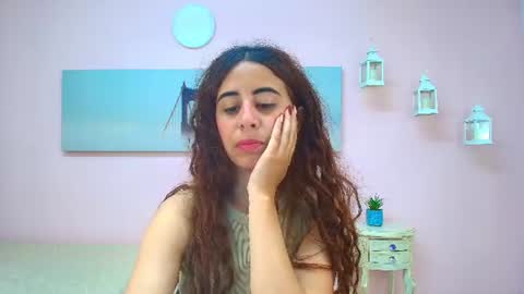 Snapshot of scarlett_clyde chatting on June 15, 1:46 pm Scarlett online show from June 15, 1:46 pm