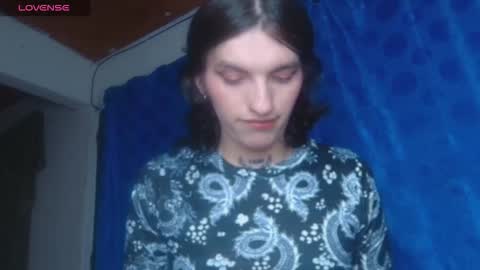 Snapshot of scarlett_crastrawberry chatting on November 7, 6:19 pm scarlet online show from November 7, 6:19 pm