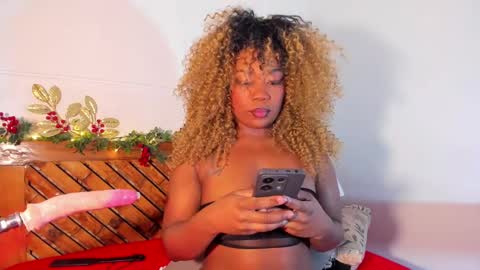 Snapshot of scarlett_diaz17 chatting on December 10, 11:54 am Mariana online show from December 10, 11:54 am