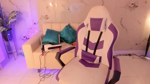 Snapshot of scarlett_enjoy1 chatting on September 12, 1:55 pm scarlett_enjoy1 online show from September 12, 1:55 pm