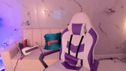 Snapshot of scarlett_enjoy1 chatting on September 14, 5:17 am scarlett_enjoy1 online show from September 14, 5:17 am