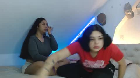 Scarlett and Jazmin online show from October 17, 9:45 am