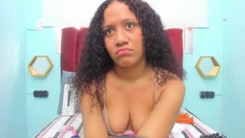 Snapshot of scarlett_fox20 chatting on December 16, 1:38 pm scarlett_fox20 online show from December 16, 1:38 pm