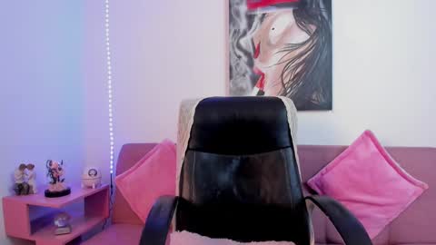  Scarlett  online show from February 11, 5:40 pm