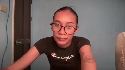 Snapshot of scarlett_sexyyxx chatting on December 19, 3:35 am Scarlett online show from December 19, 3:35 am