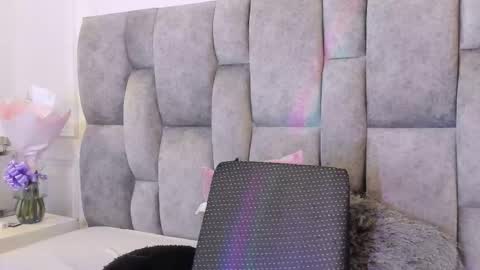 Scarlet  online show from March 20, 10:47 pm