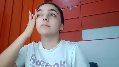 Snapshot of scarlett_skinny02 chatting on December 31, 3:01 am Isabella online show from December 31, 3:01 am