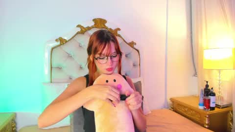 Snapshot of scarlett_smith_3 chatting on June 6, 2:05 am scarlett smith 3 online show from June 6, 2:05 am