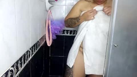 Snapshot of scarlett_tommy chatting on December 13, 8:37 pm scarlett_tommy online show from December 13, 8:37 pm