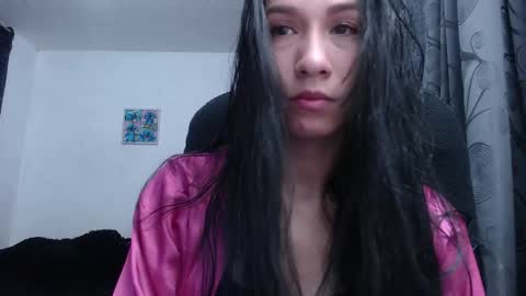 Snapshot of scarlett_vonrose chatting on January 12, 11:32 pm Scarlett Von Rose online show from January 12, 11:32 pm